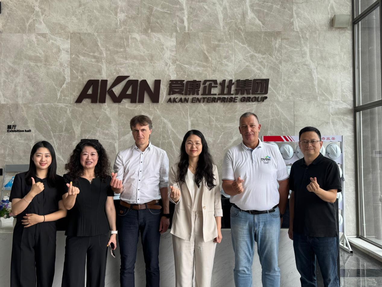ตัวแทน DVGW เยี่ยมชมฐาน Zhejiang ของ Akan Group สำหรับการแลกเปลี่ยนเชิงลึก ตัวแทน DVGW เยี่ยมชมฐาน Zhejiang ของ Akan Group สำหรับการแลกเปลี่ยนเชิงลึก