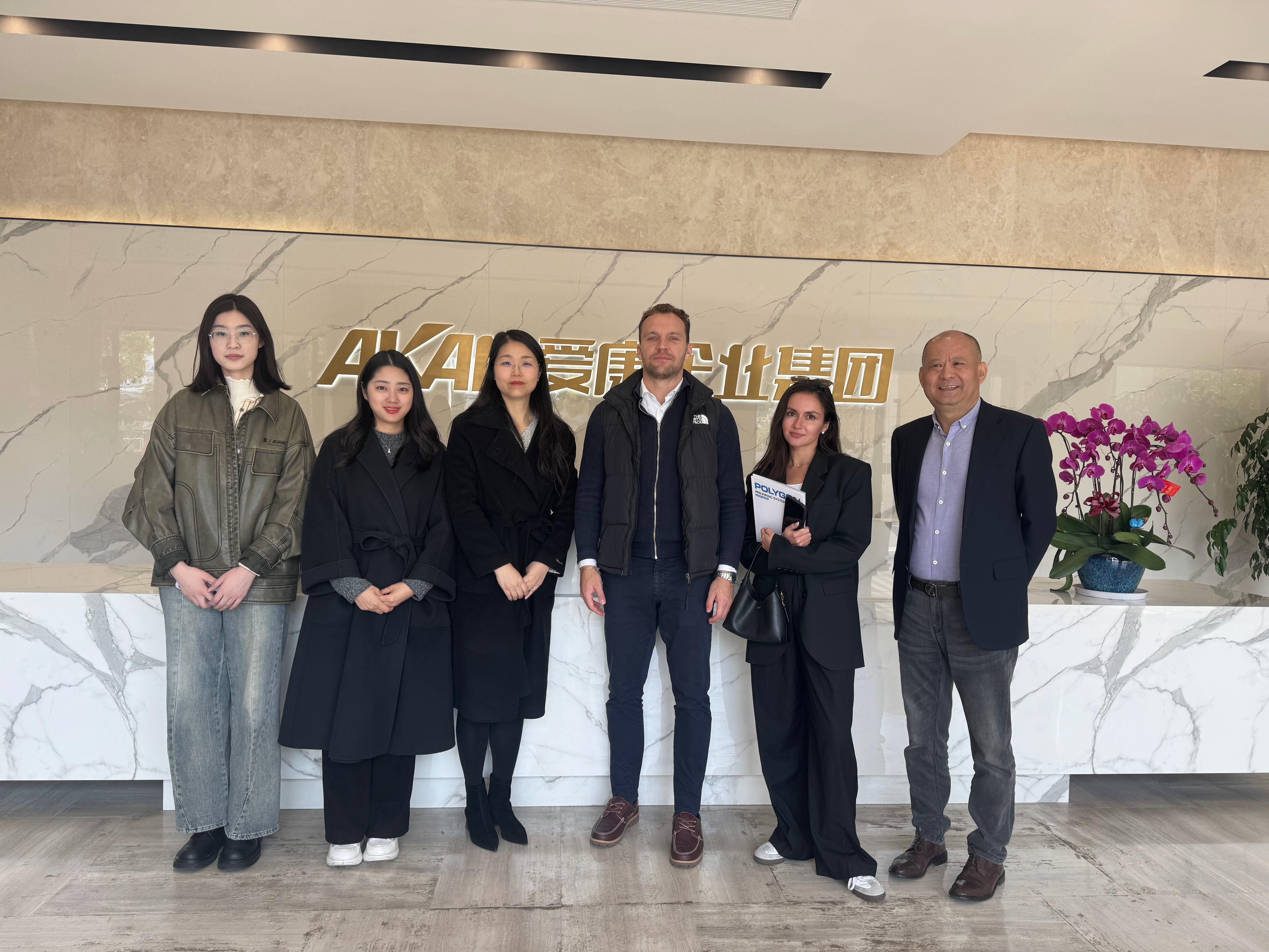 $ {plashion.photoseolist [0] .photoalt!}